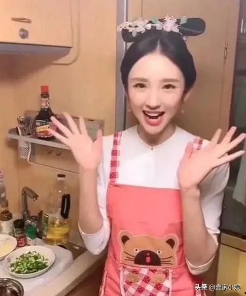 成人饭兜外罩怎么穿视频,成人饭兜外罩穿戴教程视频概述