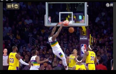 成人家用小篮板好吗视频,轻松打造室内篮球乐园